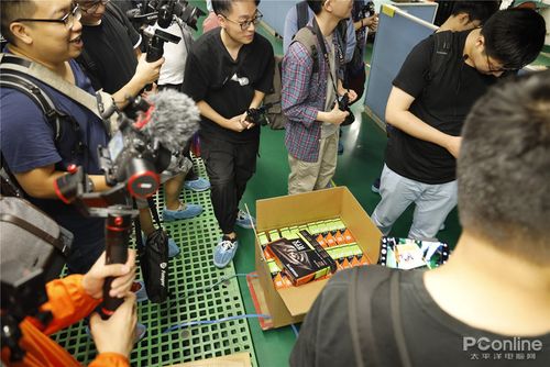 30技嘉工厂行 顶级大雕就在这里炼成——计算机软硬件的技术密码